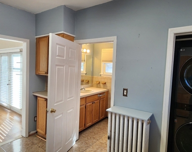 52 Davis Street - Photo Thumbnail 13