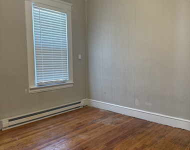 158 Alder Street - Photo Thumbnail 5