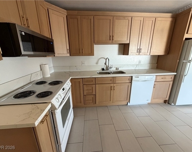 4734 Roberta Street - Photo Thumbnail 8