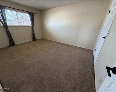 4734 Roberta Street - Photo Thumbnail 15