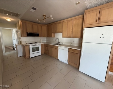 4734 Roberta Street - Photo Thumbnail 7