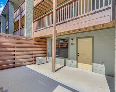 710 Jesse Jewell Parkway Se - Photo Thumbnail 2