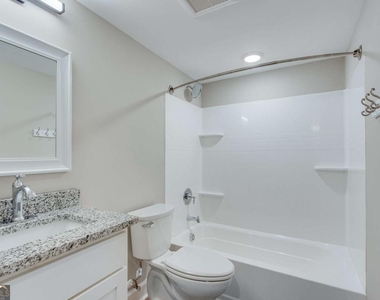 710 Jesse Jewell Parkway Se - Photo Thumbnail 10