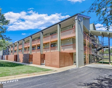 710 Jesse Jewell Parkway Se - Photo Thumbnail 17