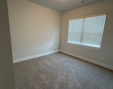 116 Maple Trail - Photo Thumbnail 6