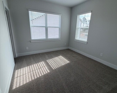 110 Maple Trail - Photo Thumbnail 12