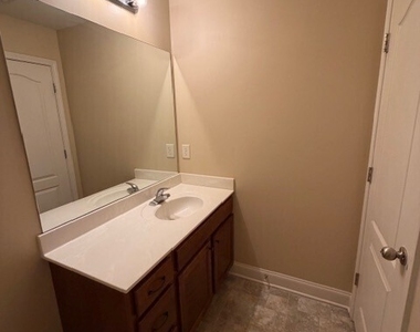 157 Northfield Circle - Photo Thumbnail 11