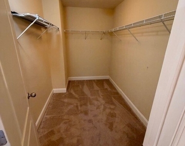 157 Northfield Circle - Photo Thumbnail 8
