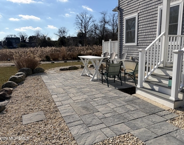 504 N Lake Drive - Photo Thumbnail 3