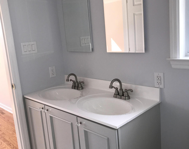 504 N Lake Drive - Photo Thumbnail 7