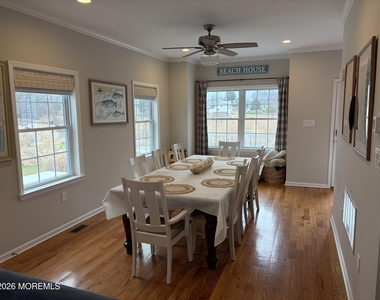 504 N Lake Drive - Photo Thumbnail 12