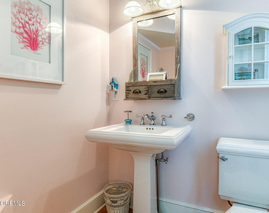 5 1/2 Embury Avenue - Photo Thumbnail 13