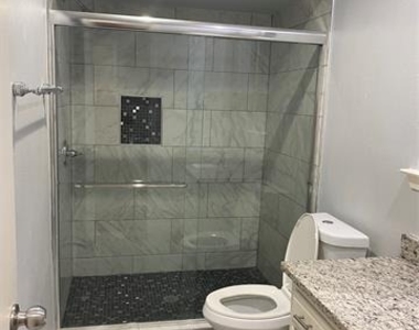 6005 Black Berry Drive - Photo Thumbnail 11