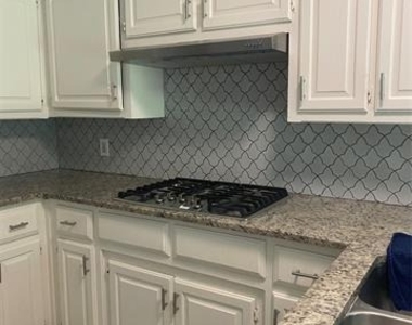6005 Black Berry Drive - Photo Thumbnail 9