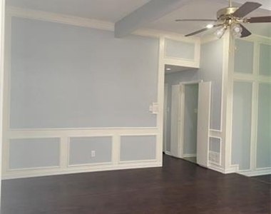 6005 Black Berry Drive - Photo Thumbnail 3