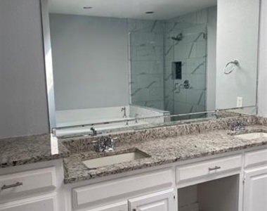 6005 Black Berry Drive - Photo Thumbnail 15