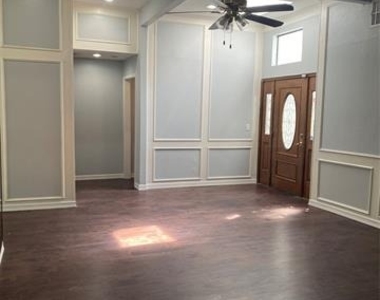6005 Black Berry Drive - Photo Thumbnail 13