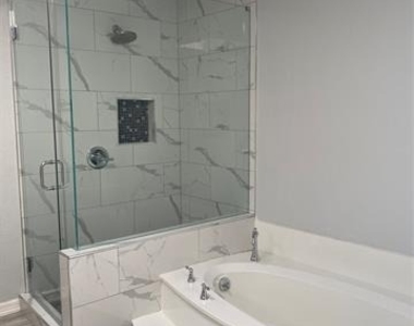 6005 Black Berry Drive - Photo Thumbnail 16