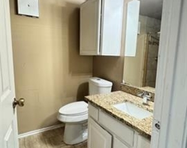 2301 Balsam Drive - Photo Thumbnail 21