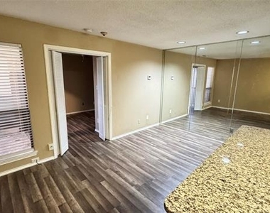 2301 Balsam Drive - Photo Thumbnail 22