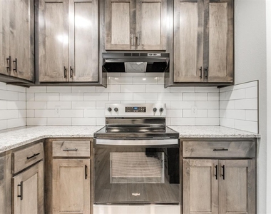 1612 Cherry Stone Street - Photo Thumbnail 9