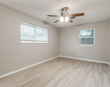 1612 Cherry Stone Street - Photo Thumbnail 20