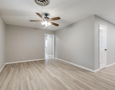1612 Cherry Stone Street - Photo Thumbnail 4