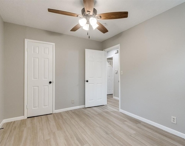 1612 Cherry Stone Street - Photo Thumbnail 14