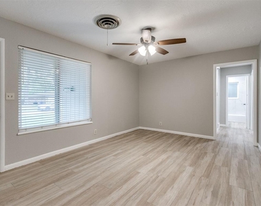 1612 Cherry Stone Street - Photo Thumbnail 3