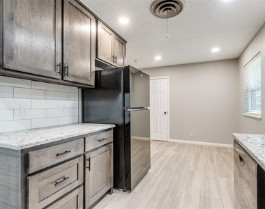 1612 Cherry Stone Street - Photo Thumbnail 11
