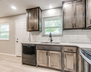 1612 Cherry Stone Street - Photo Thumbnail 10