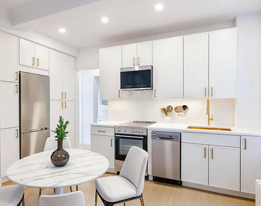 244 West 72nd Street - Photo Thumbnail 2