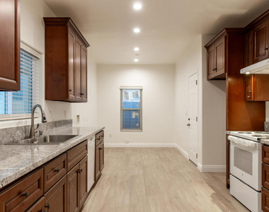 713 Mission Drive - Photo Thumbnail 4