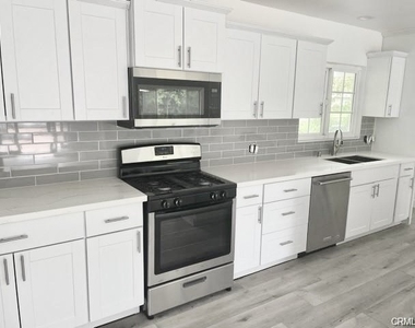 12472 Woodlawn - Photo Thumbnail 4