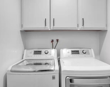 3550 Laketree Dr - Photo Thumbnail 43