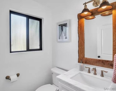 3550 Laketree Dr - Photo Thumbnail 32