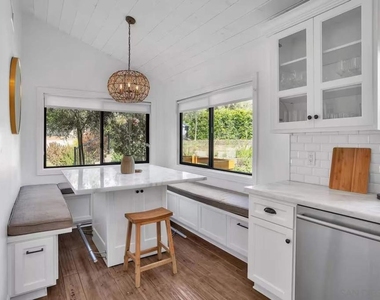 3550 Laketree Dr - Photo Thumbnail 15