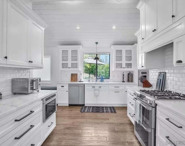 3550 Laketree Dr - Photo Thumbnail 11