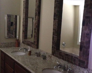 79760 Desert Willow Street - Photo Thumbnail 10