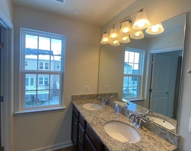 105 Chamomile Court - Photo Thumbnail 9