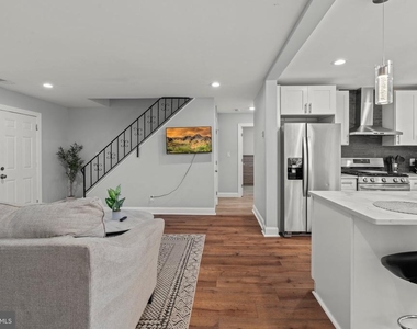 124 Pennypacker Drive - Photo Thumbnail 2