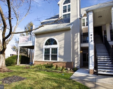 913 Hillside Lake Terrace - Photo Thumbnail 19