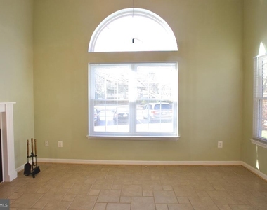 913 Hillside Lake Terrace - Photo Thumbnail 3
