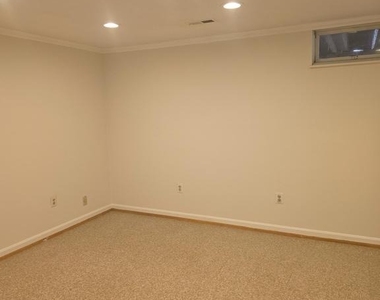 9638 Glendower Court - Photo Thumbnail 11