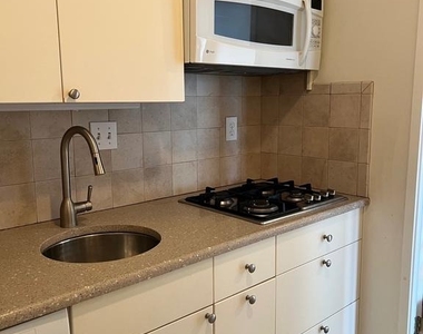 429 N Sw - Photo Thumbnail 4
