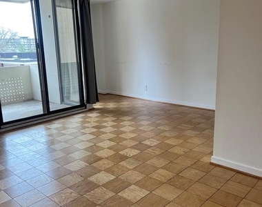 429 N Sw - Photo Thumbnail 2