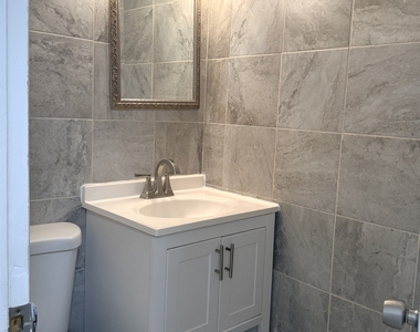 533 Redwood Road - Photo Thumbnail 13