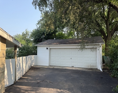 533 Redwood Road - Photo Thumbnail 2