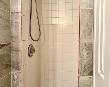 533 Redwood Road - Photo Thumbnail 14