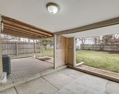 533 Redwood Road - Photo Thumbnail 15